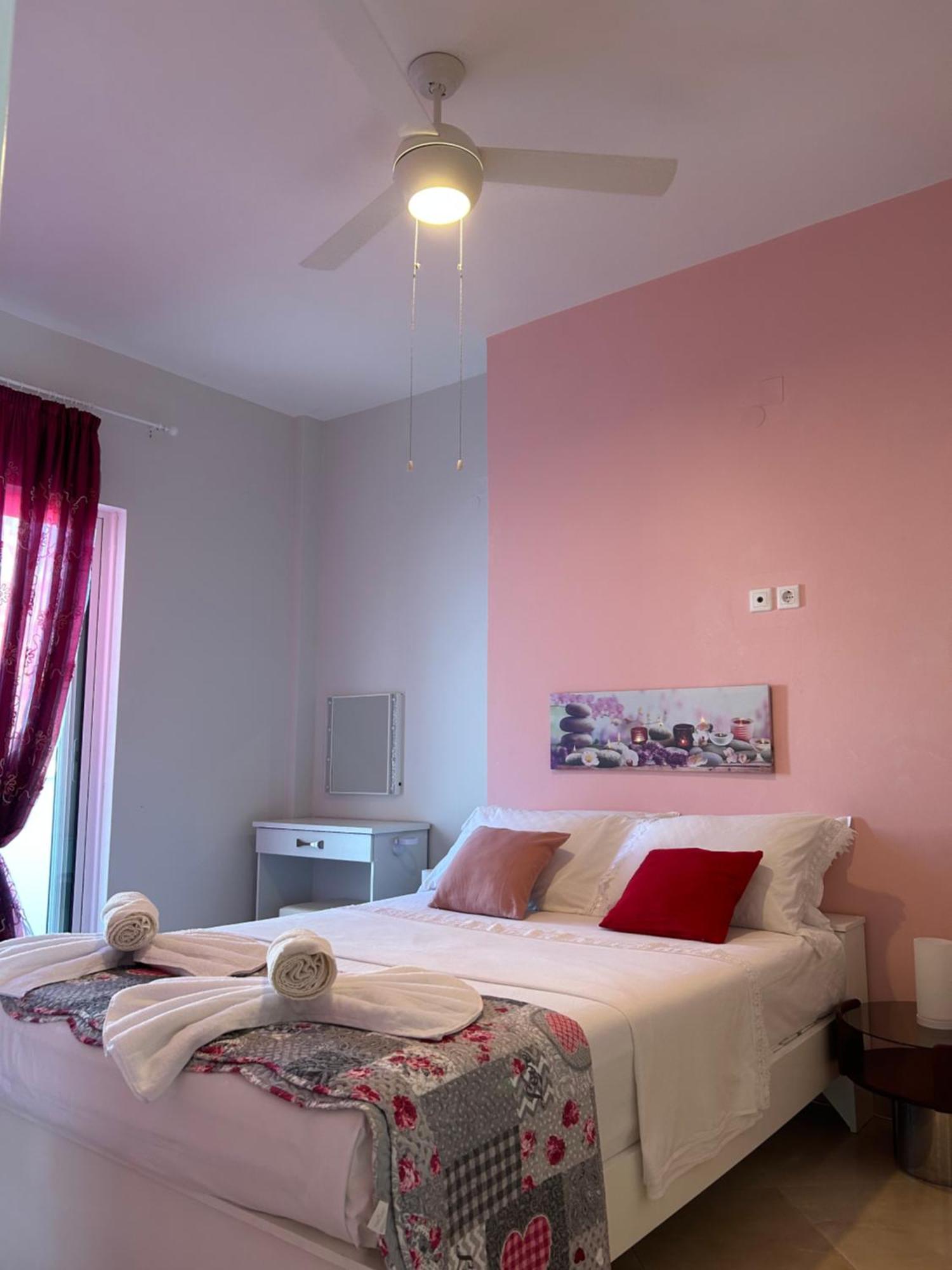 Delphitea Philoxenia Apartment Exterior photo