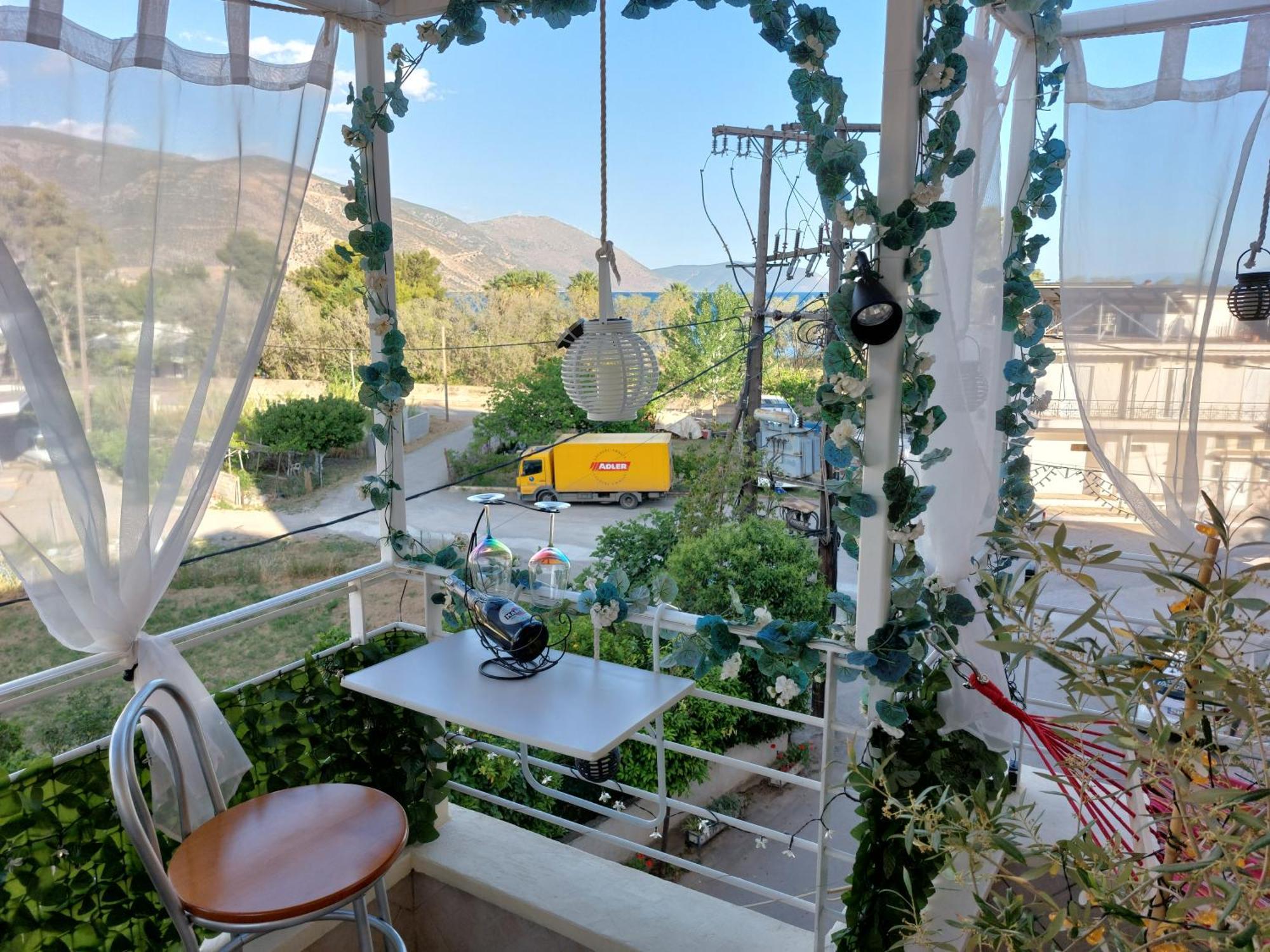 Delphitea Philoxenia Apartment Exterior photo
